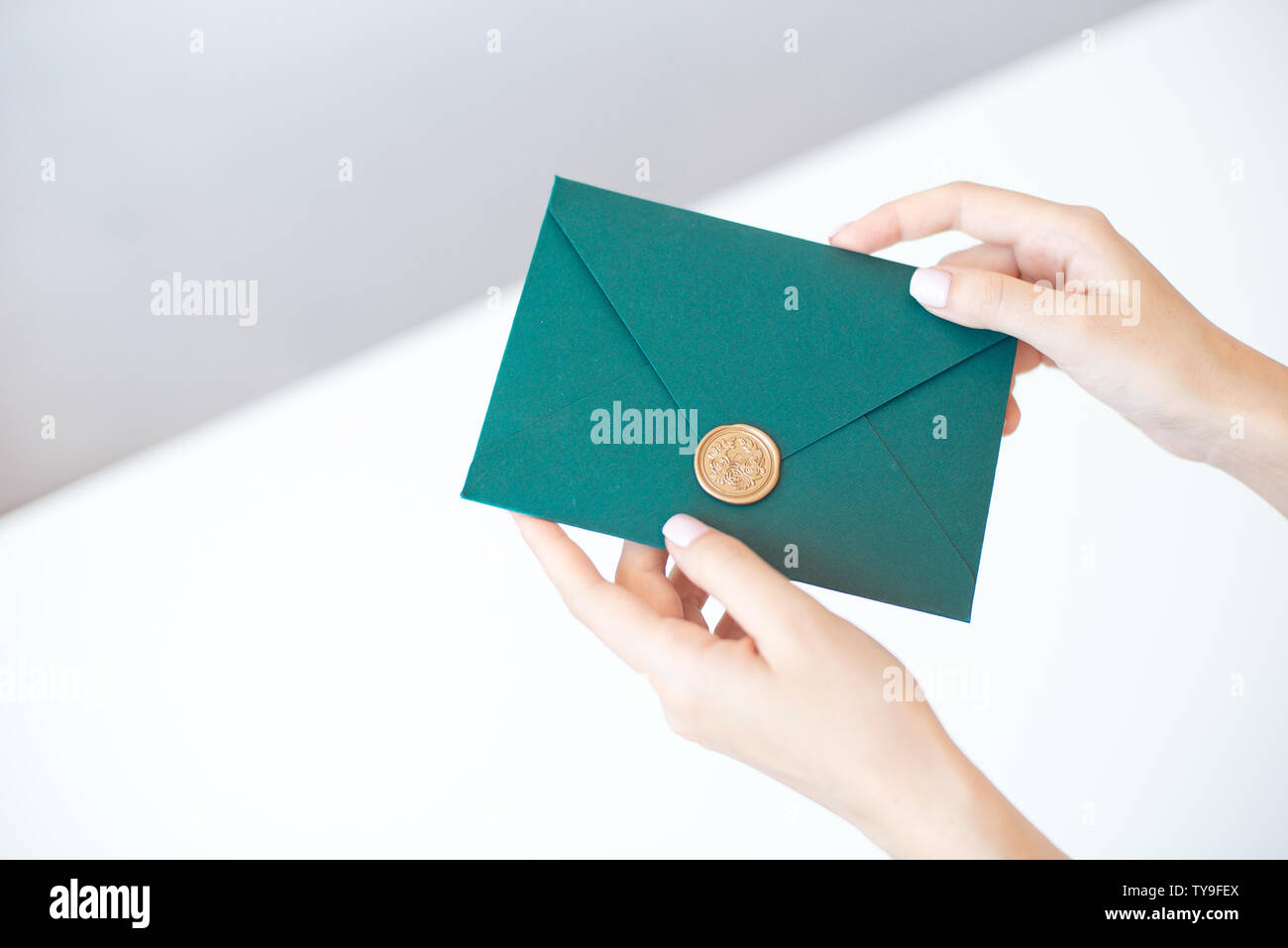 Invitation Card With Red Envelope Stock Photo - Download Image Now -  Envelope, Red Envelope, Invitation - iStock