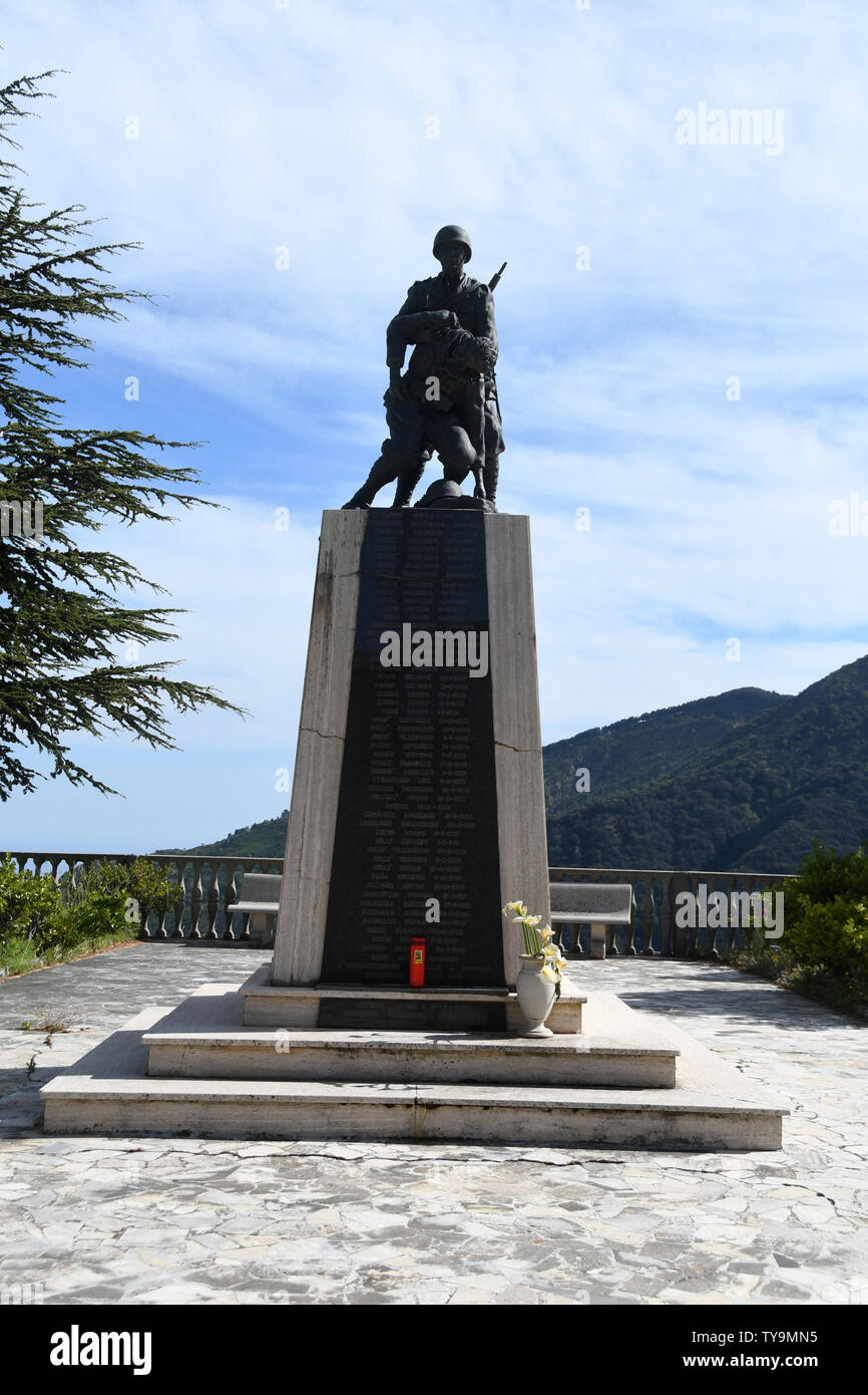 Roccaforte Del Greco Reggio Calabria - Monument fallen in war Credit: Giuseppe Andidero Stock Photo