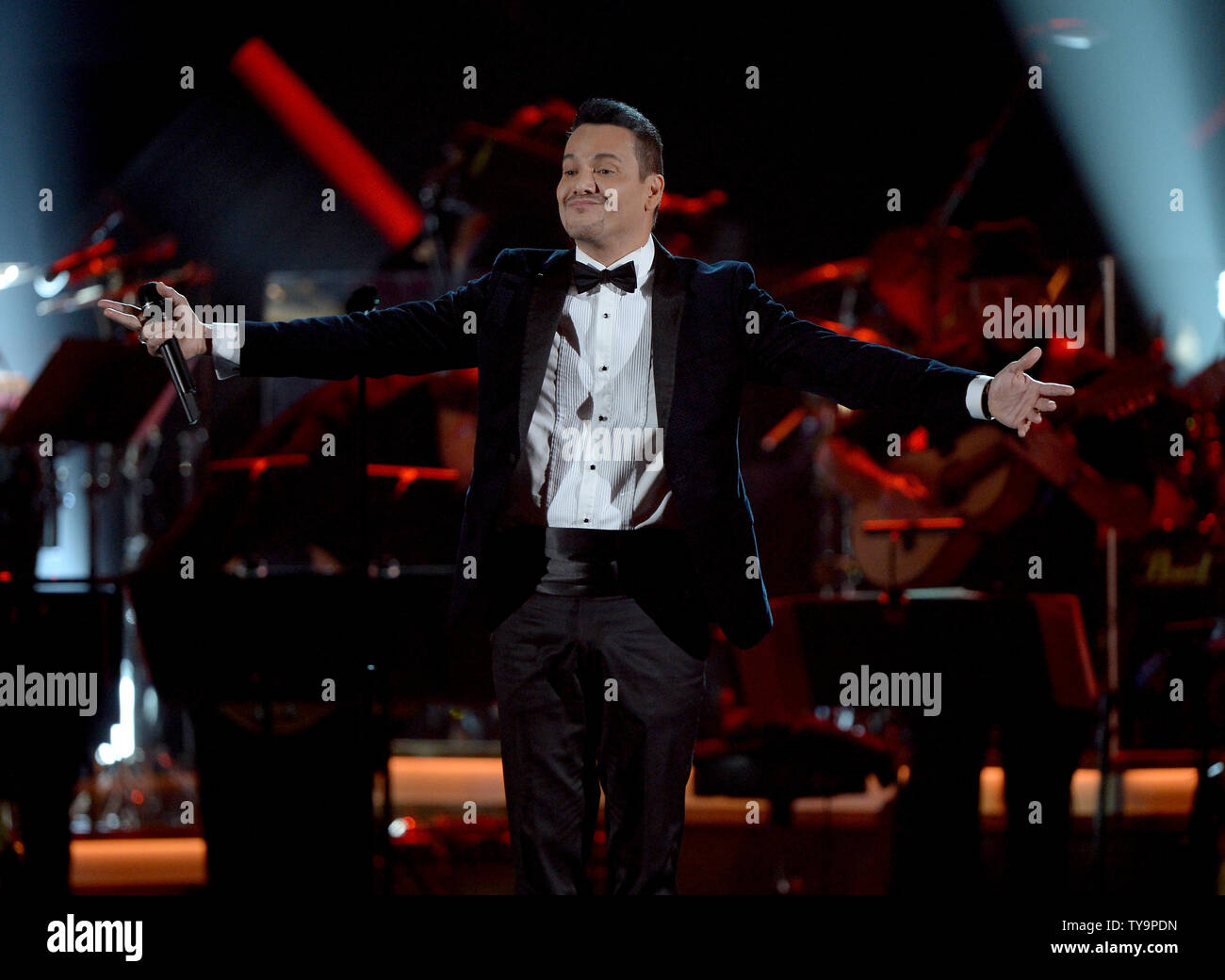 Recording artist Victor Manuelle performs onstage during the Latin