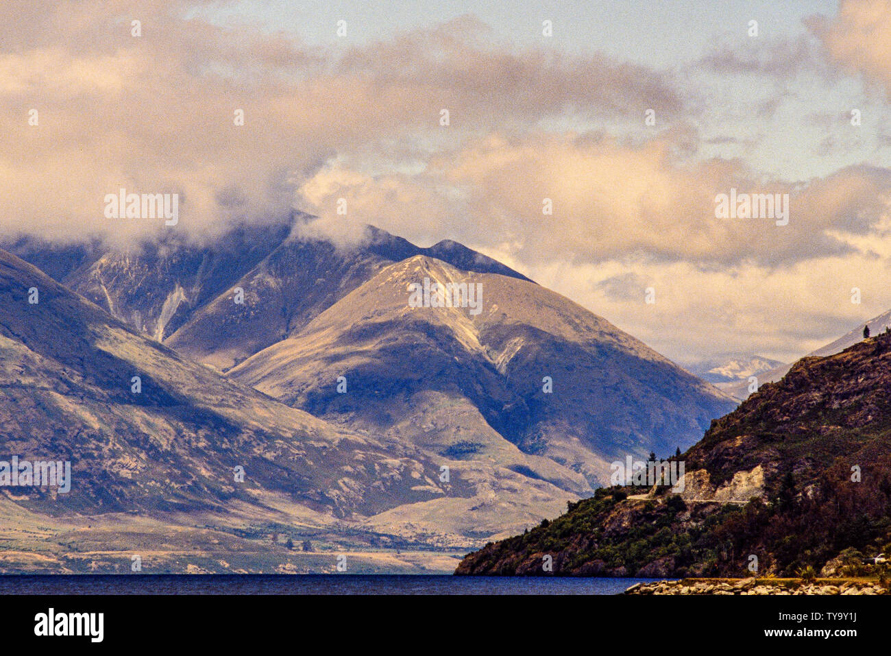 New Zealand, South Island. landscape with Lake Wakatipu and mountains, near Queenstown. Photo: © Simon Grosset. Archive: Image digitised from an origi Stock Photo