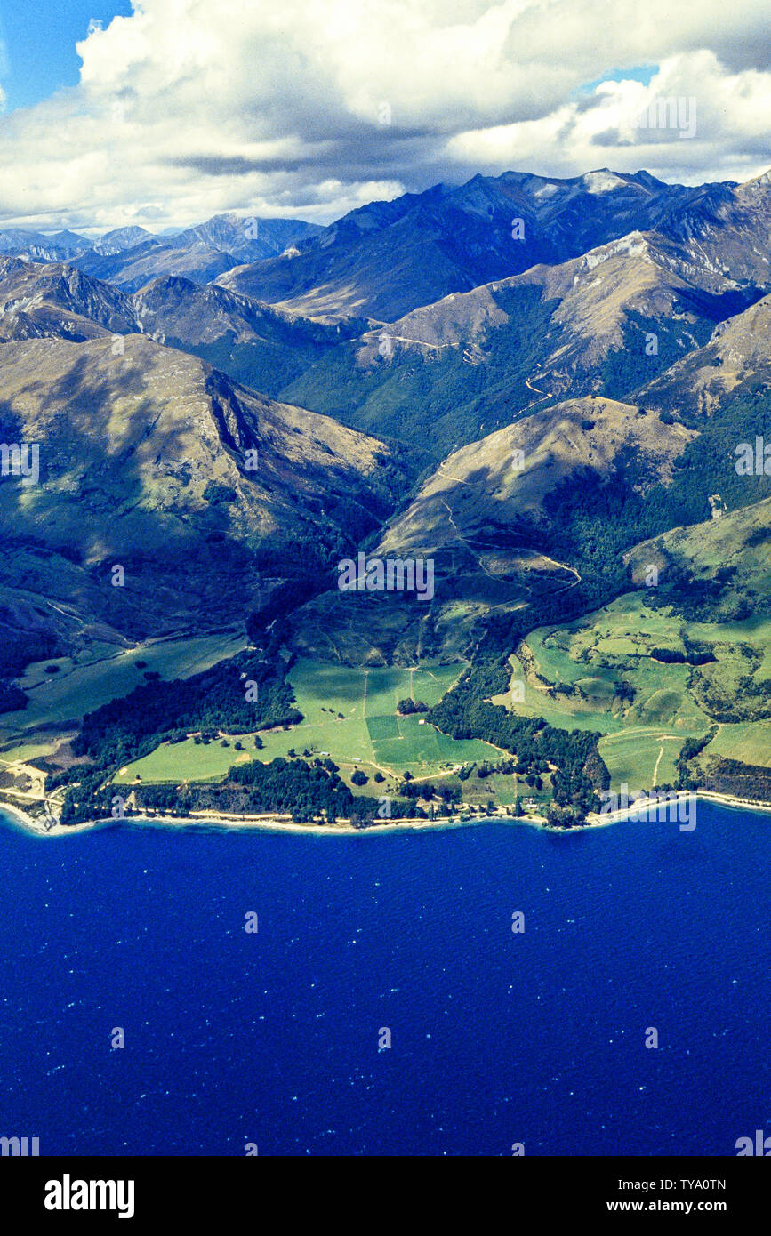 New Zealand, South Island. Aerial view of Lake Wakatipu and mountains near Queenstown. Photo: © Simon Grosset. Archive: Image digitised from an origin Stock Photo