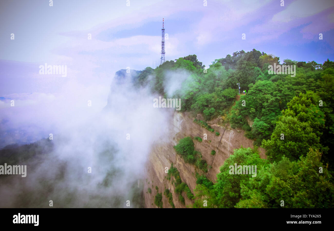 Guangyuan city hi-res stock photography and images - Alamy