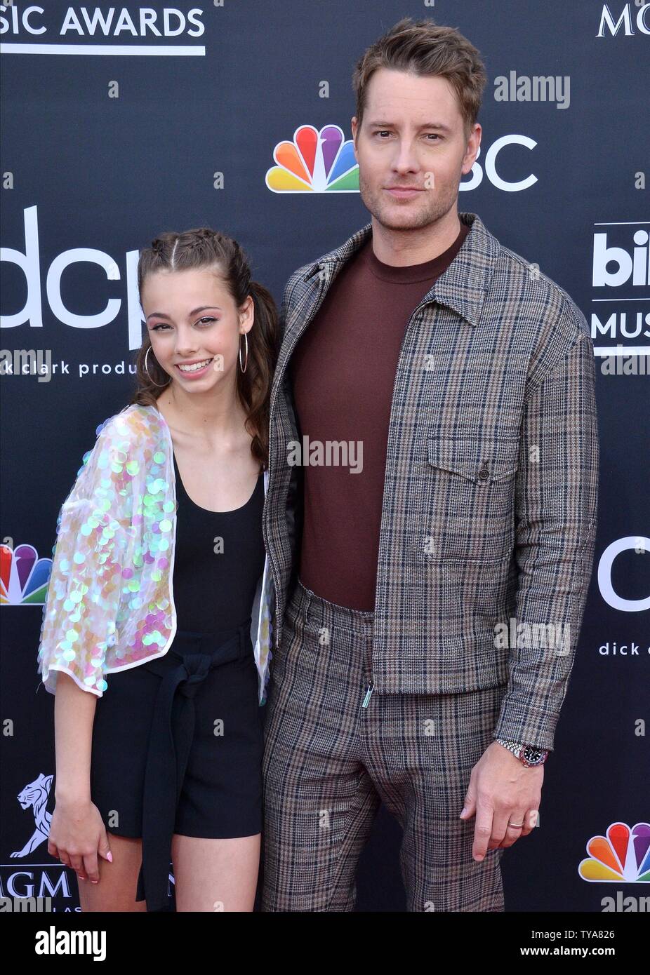 (LR) Isabella Justice Hartley and Justin Hartley arrive for the 2019