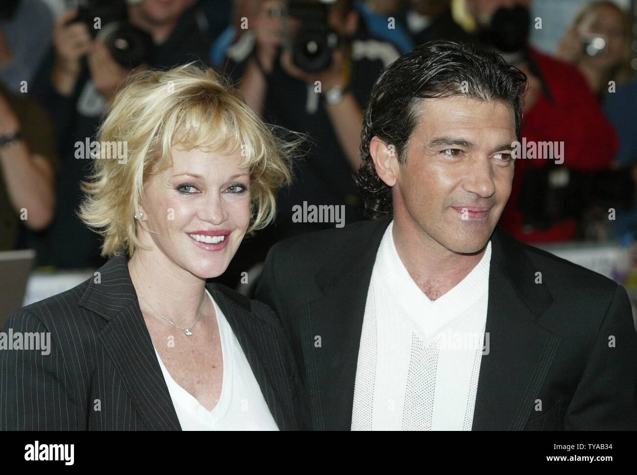 L r melanie griffith hi-res stock photography and images - Alamy