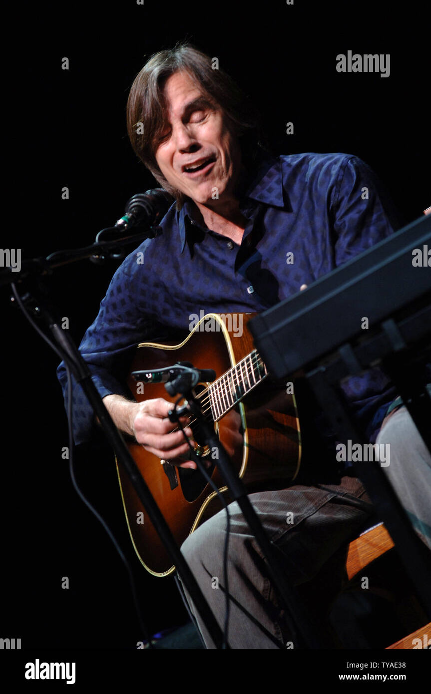 Jackson browne singer hires stock photography and images Alamy