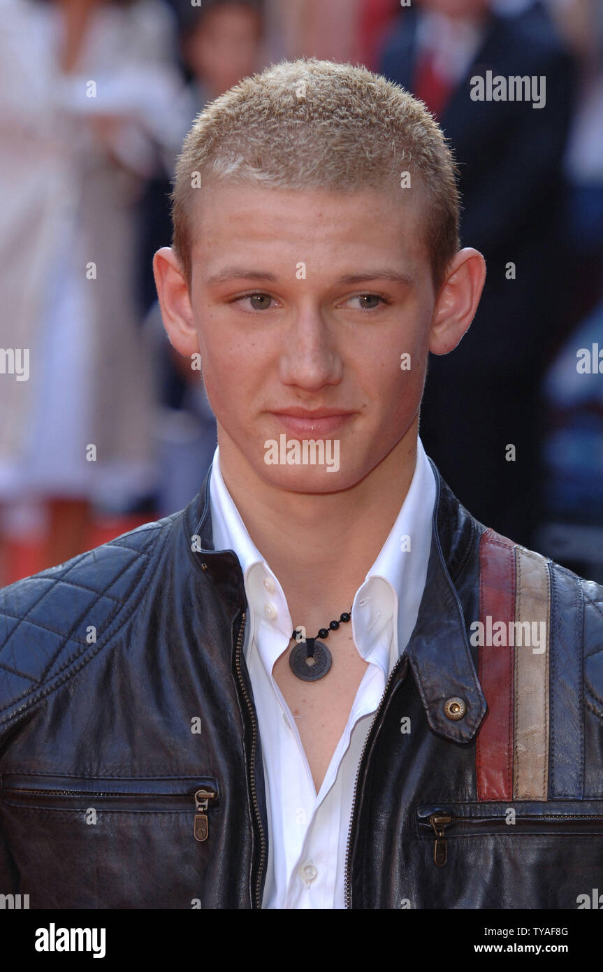 British Actor Alex Pettyfer Attends The Premiere Of Tropic Thunder At Odeon Leicester Square In London On September 16 2008 Upi Photo Rune Hellestad Stock Photo Alamy