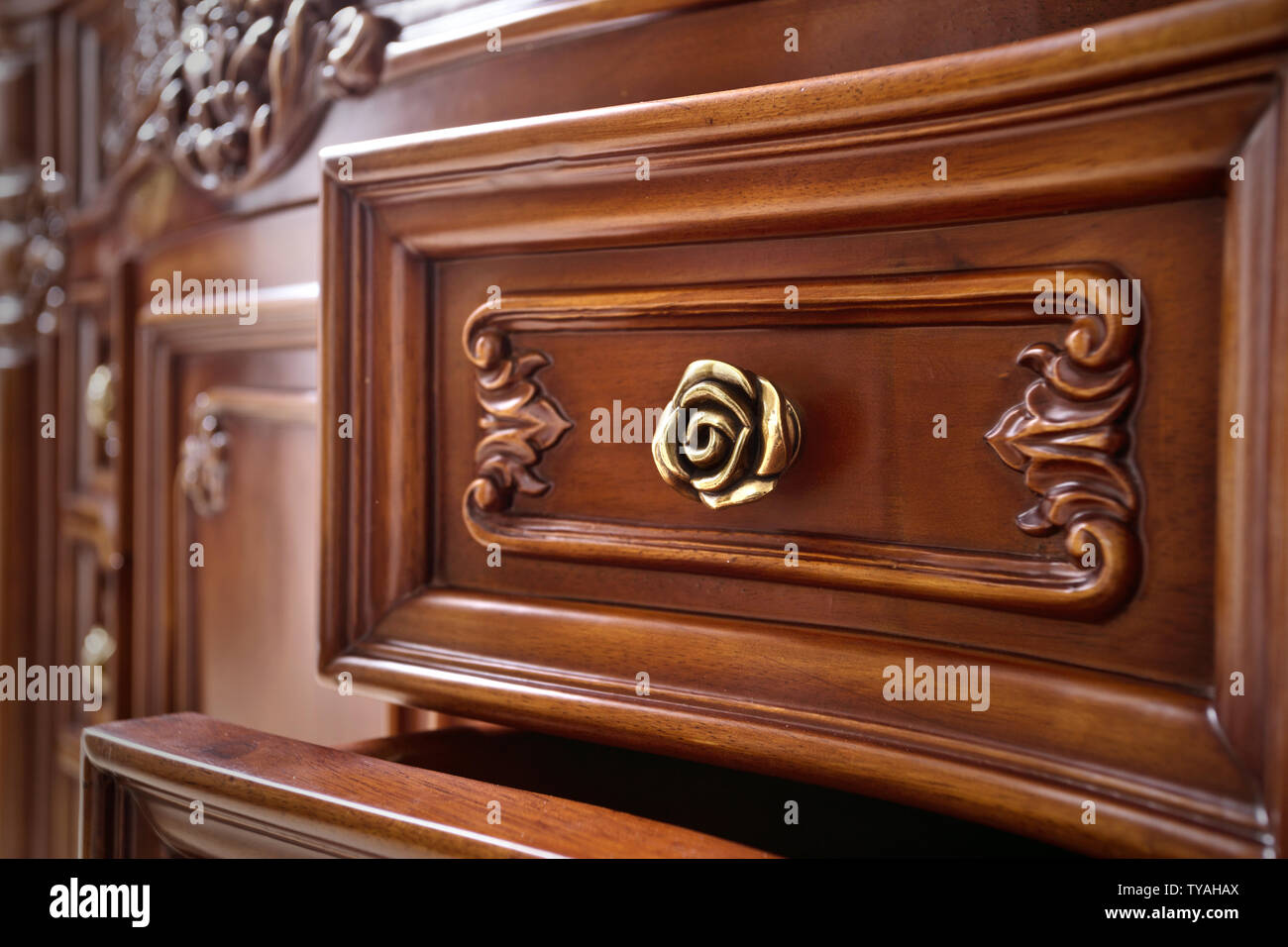 Beautified crafted wood Stock Photo Alamy