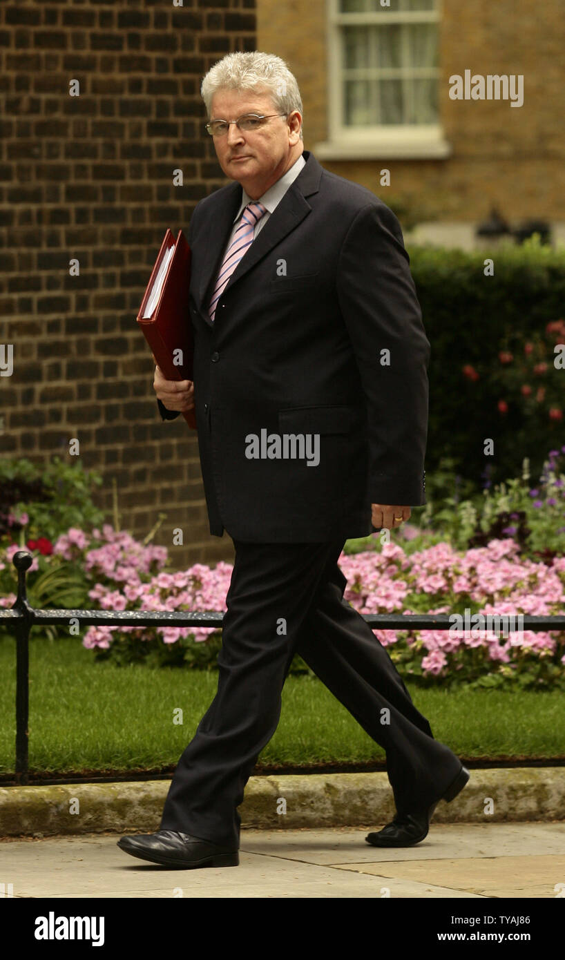 Minister for Defense Des Browne arrives at No.10 Downing Street for his first Cabinet meeting with the new British Prime Minister Gordon Brown on June 29, 2007. (UPI Photo/Hugo Philpott) Stock Photo