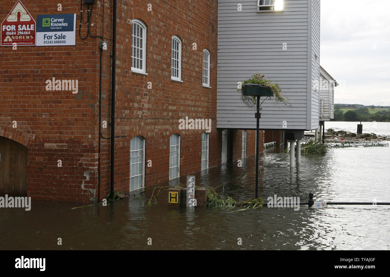 A few houses remain underwater in the village of Tewkesbury in Gloucester, UK after recent heavy flooding on July 25, 2007. The village is getting slowly back to normal as the water recedes but residents are expected to have no fresh drinking water for up to two weeks. (UPI Photo/Hugo Philpott) Stock Photo