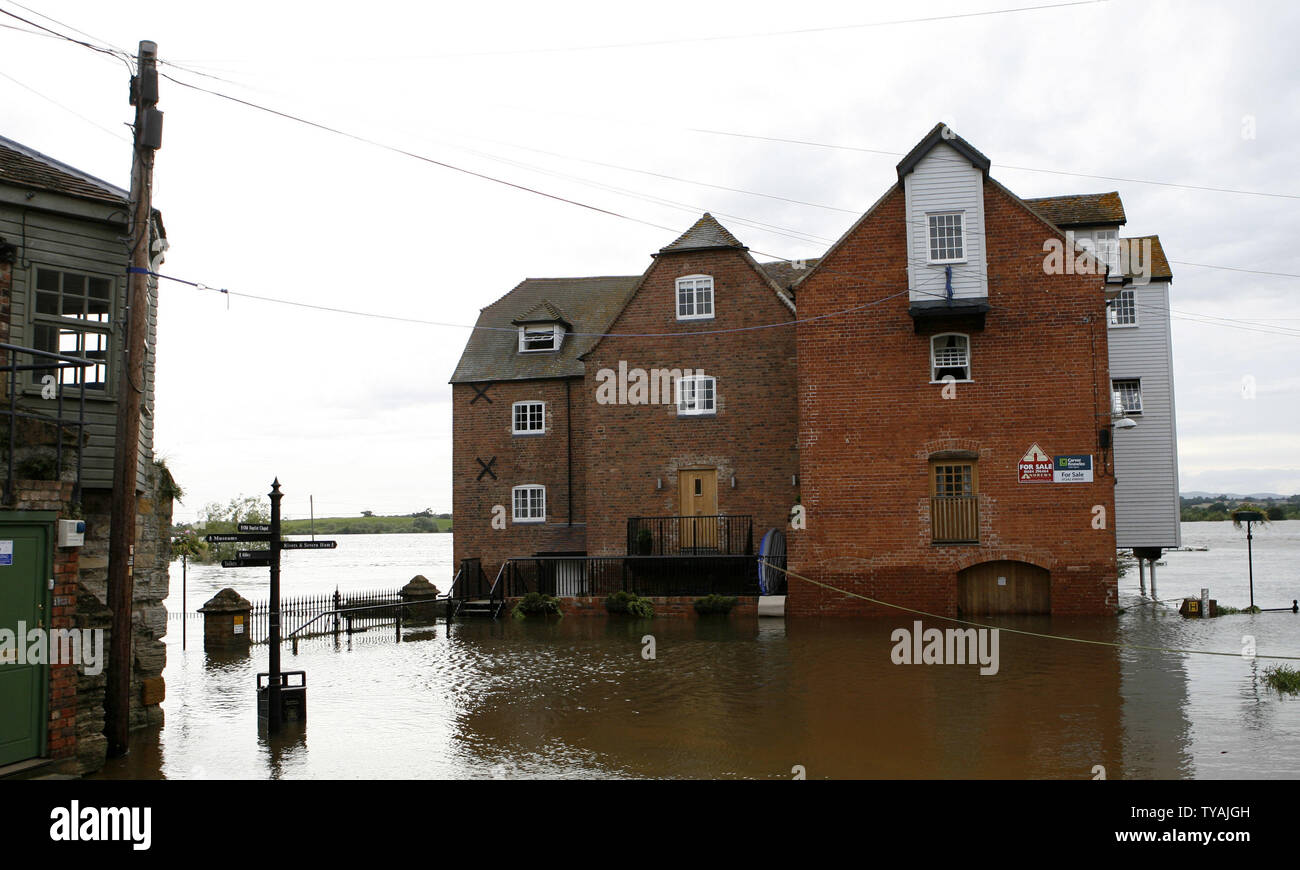 Water floods a home in the village of Tewkesbury in Gloucester after recent heavy flooding in England on July 25, 2007. The village is getting slowly back to normal as the water recedes, but residents are expected to have no fresh drinking waters for up to two weeks. (UPI Photo/Hugo Philpott) Stock Photo