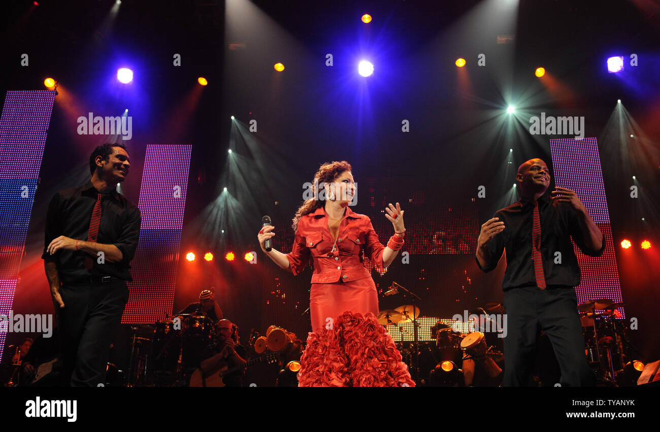 Cuban-American singer Gloria Estefan performs at Wembley Arena in ...