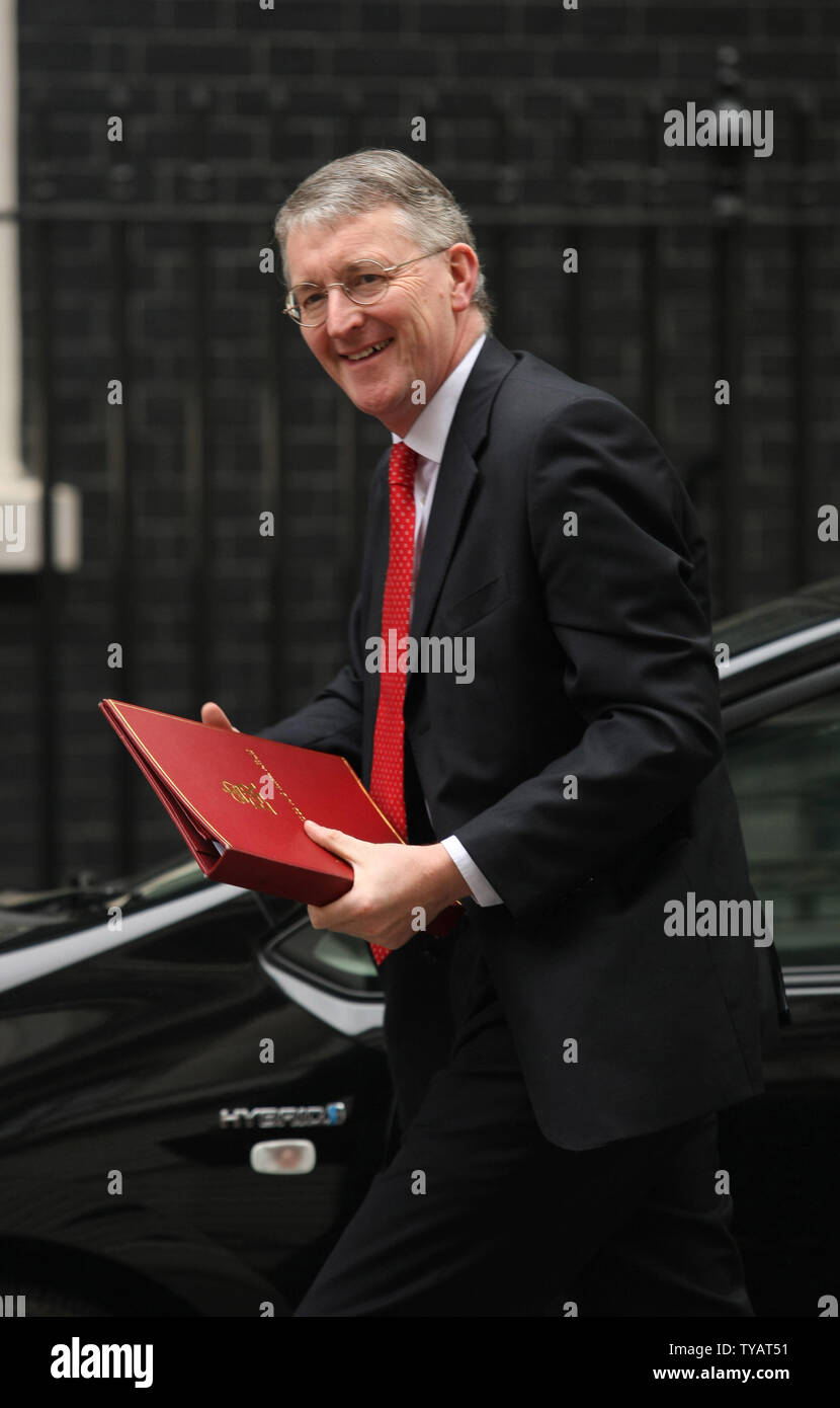 Hilary Benn, Secretary for the Environment, arrives at No.10 Downing St. for the weekly cabinet meeting on May 5, 2009 in London. Prime Minister Gordon Brown's leadership is under pressure after a series of leaks from fellow ministers. (UPI Photo/Hugo Philpott) Stock Photo