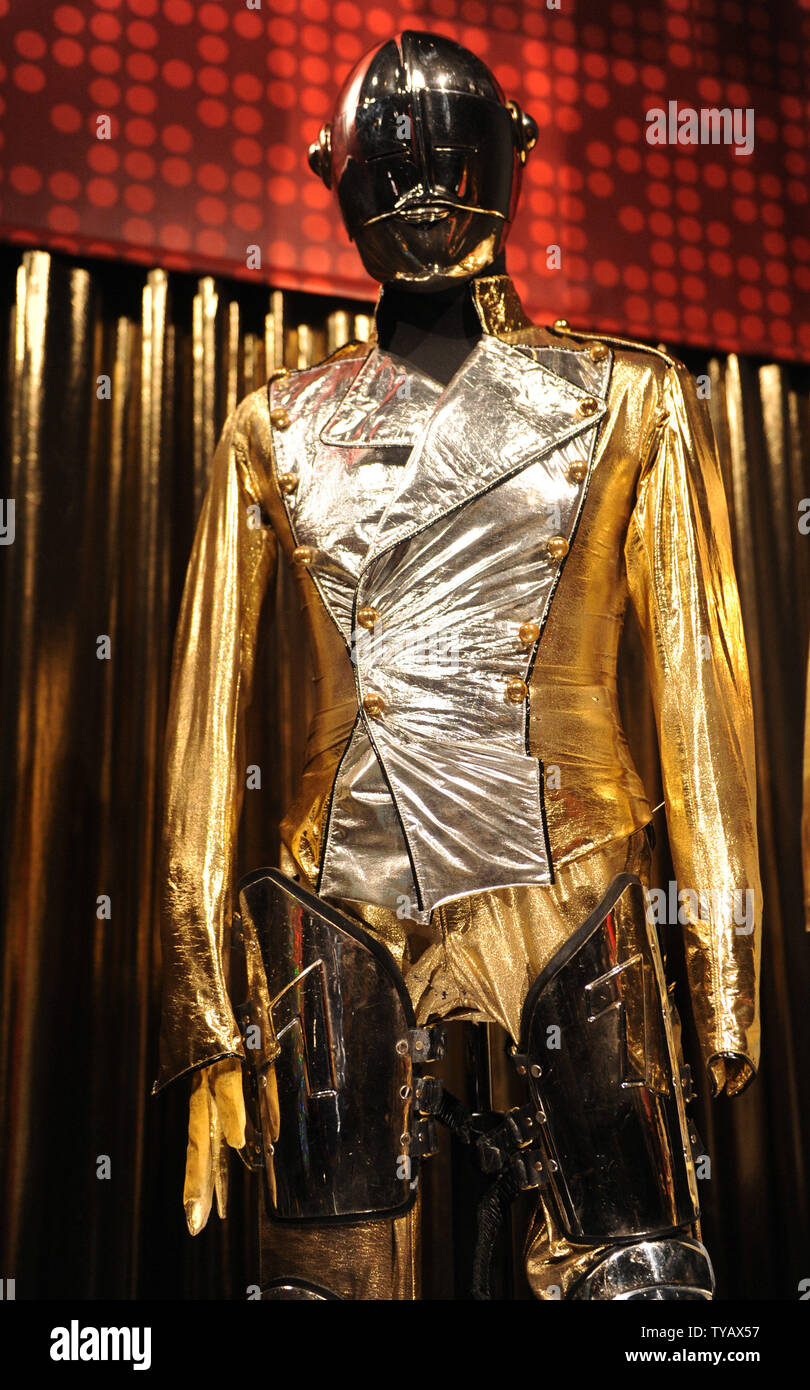 MICHAEL JACKSON: REMEMBER THE TIME COSTUMES