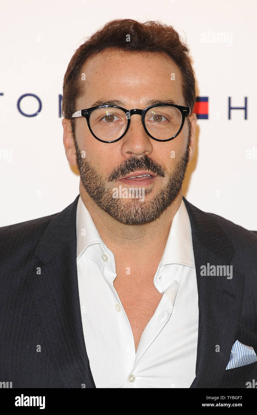 antenne afbreken wandelen American actor Jeremy Piven attends The Tommy Hilfiger and Esquire Party  during London Collections: Men designer fashion event at The Zetter  Townhouse, St John's Square, in London on January 7, 2013. UPI/Paul