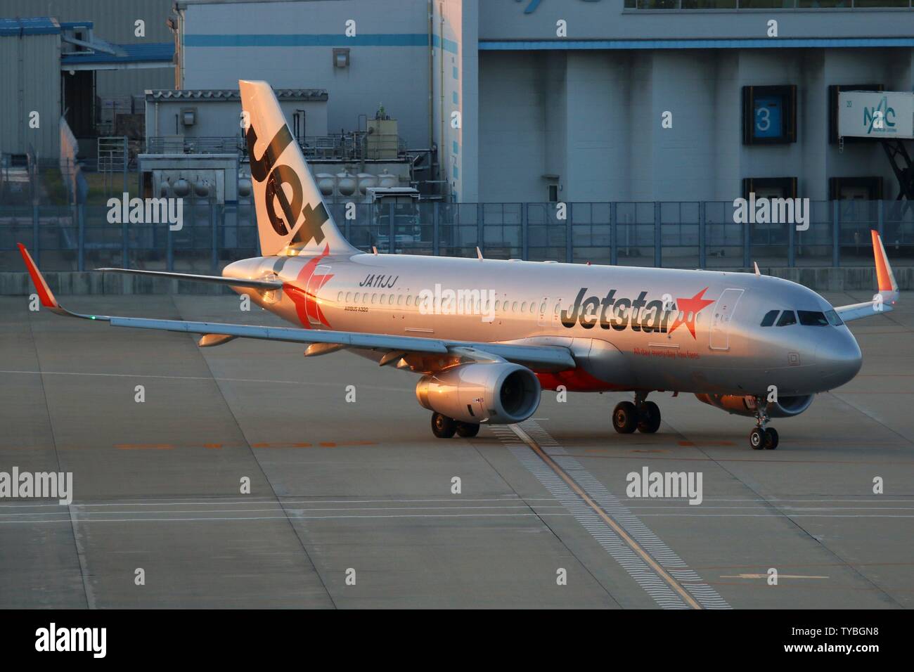 Nagoya, Japan – 23.  May 2014: Jetstar Japan Flugzeug Airbus A320 at Nagoya Chubu Centrair airport (NGO) in Japan. | usage worldwide Stock Photo