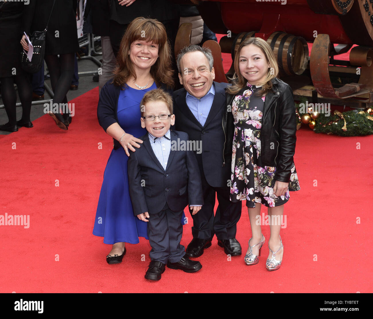 Warwick davis family hi-res stock photography and images - Alamy