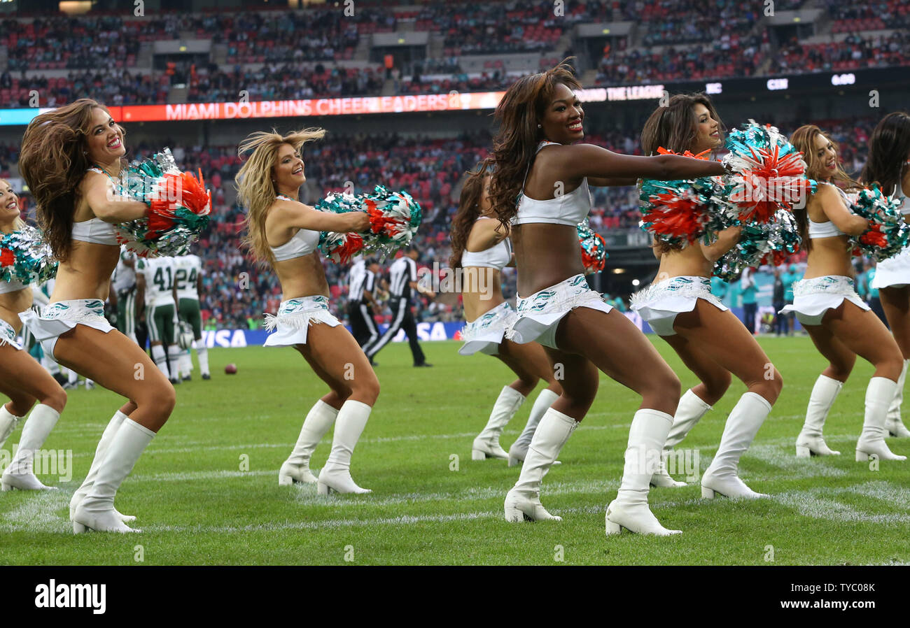 Dolphins cheerleaders hi-res stock photography and images - Alamy