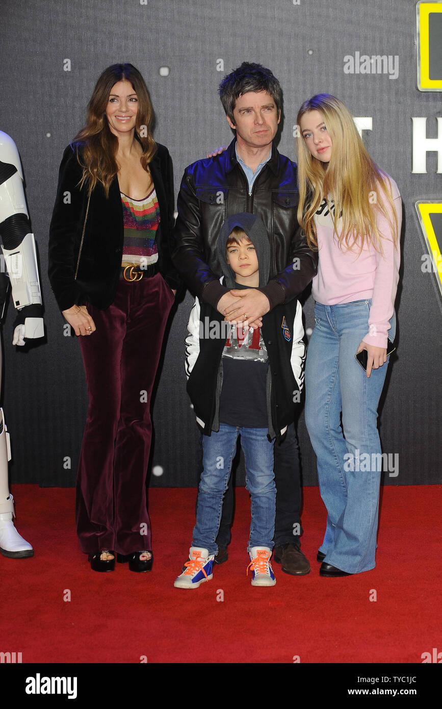 Noel gallagher wife sara macdonald hi-res stock photography and images