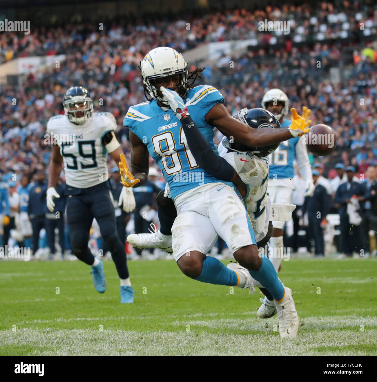 Los Angeles Chargers wide receiver Mike Williams (81) warms ups before an  NFL football game against the Las Vegas Raiders Monday, Oct. 4, 2021, in  Inglewood, Calif. (AP Photo/Kyusung Gong Stock Photo - Alamy