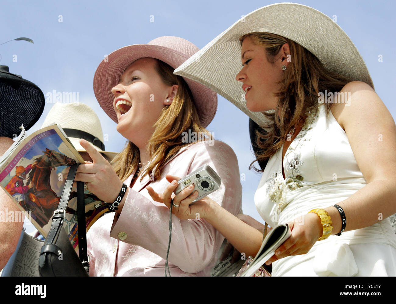 Fans watch celebraties walks throught the paddock area shortly before the 132nd running of the Kentucky Derby Saturday, May 6, 2006 in Louisville, KY. (UPI Photo/Frank Polich) Stock Photo