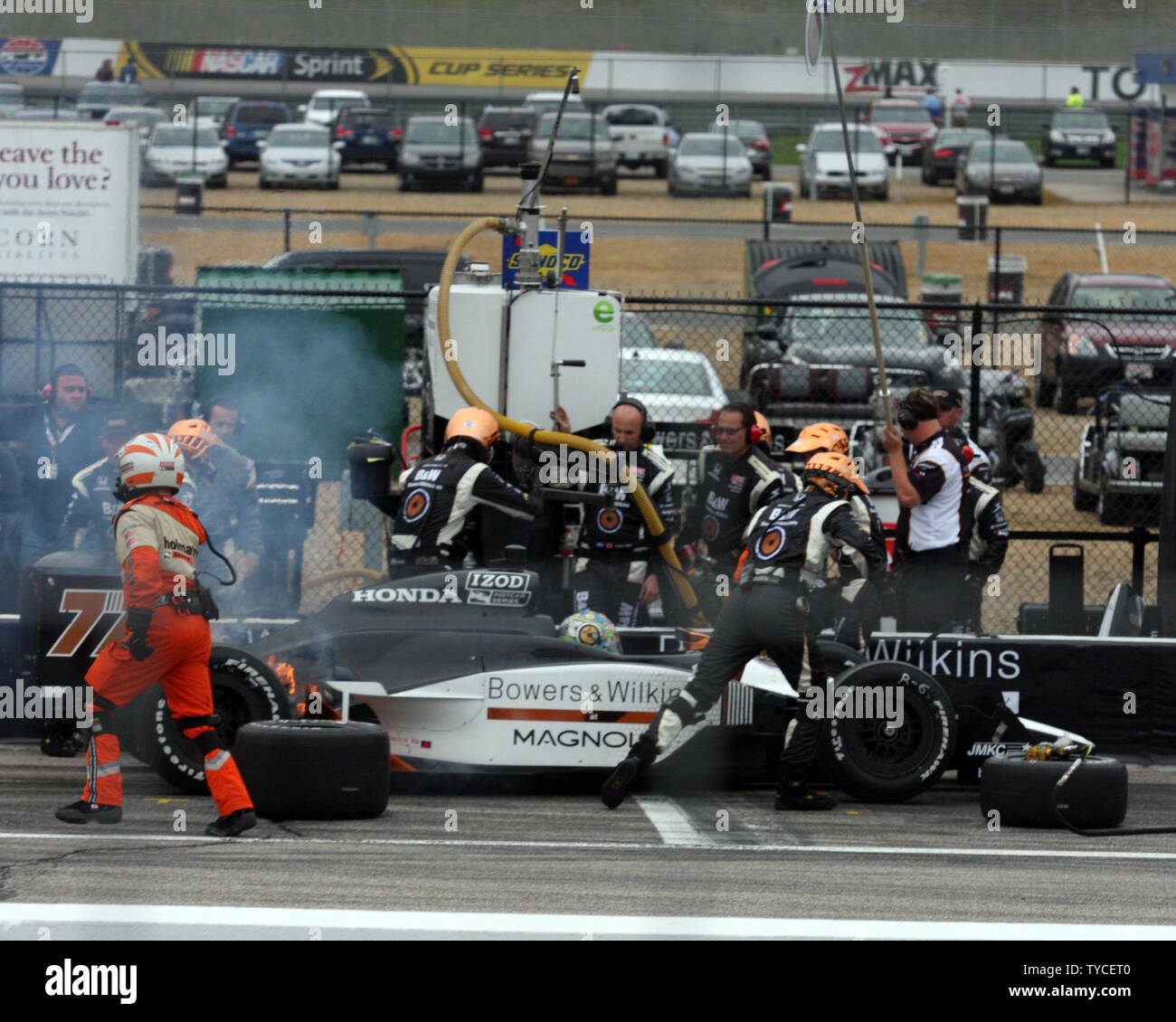 Indycar pit stop hi-res stock photography and images - Alamy