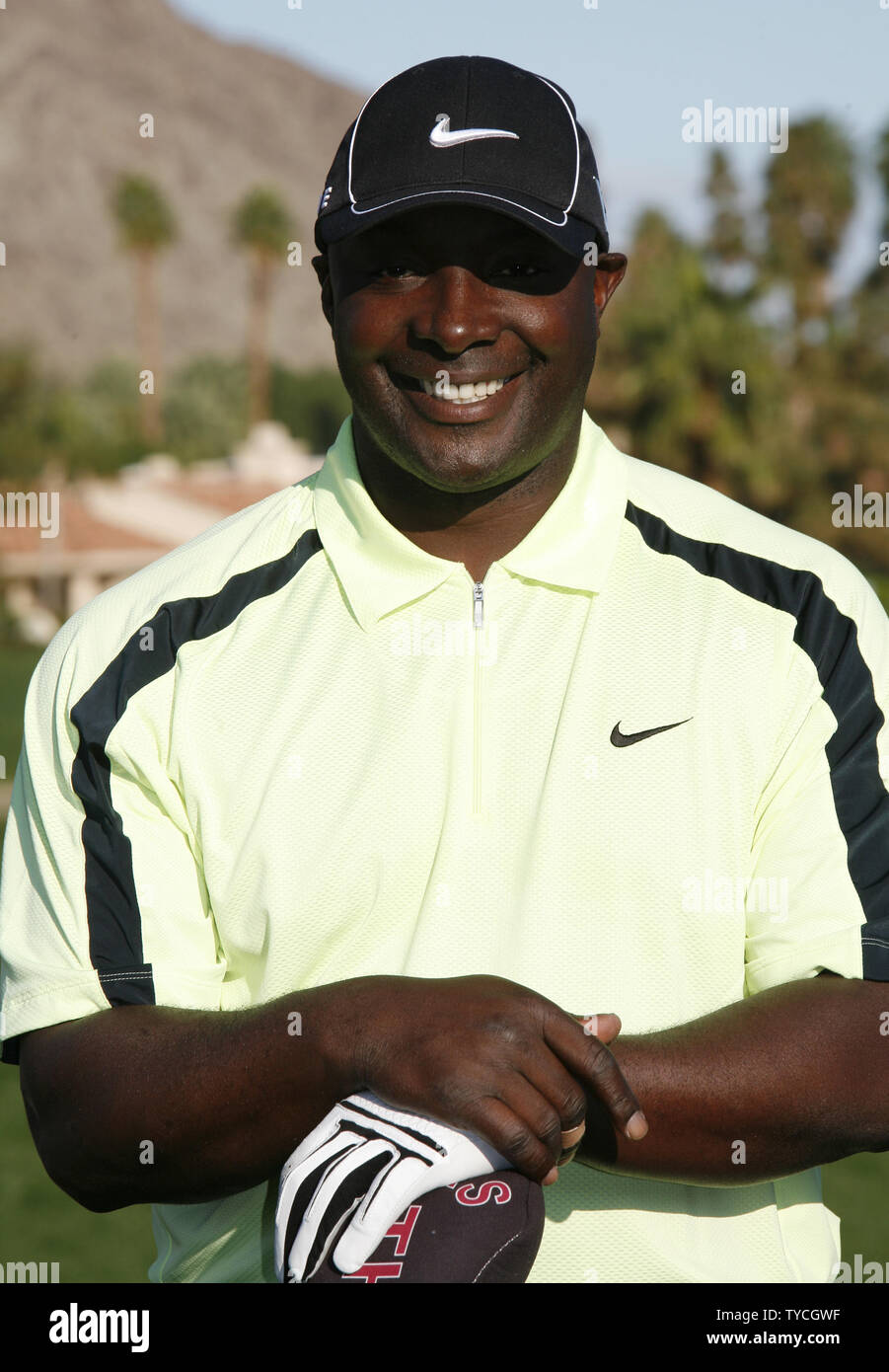 Former NFL wide receiver Sterling Sharpe arrives at the first tee during the Bob Hope Chrysler Classic at PGA West in La Quinta, California on January 24, 2009.  The tournament teams professional and amateur golfers with celebrities and has been raising money for a variety of charities since 1960.   (UPI Photo/ David Silpa) Stock Photo