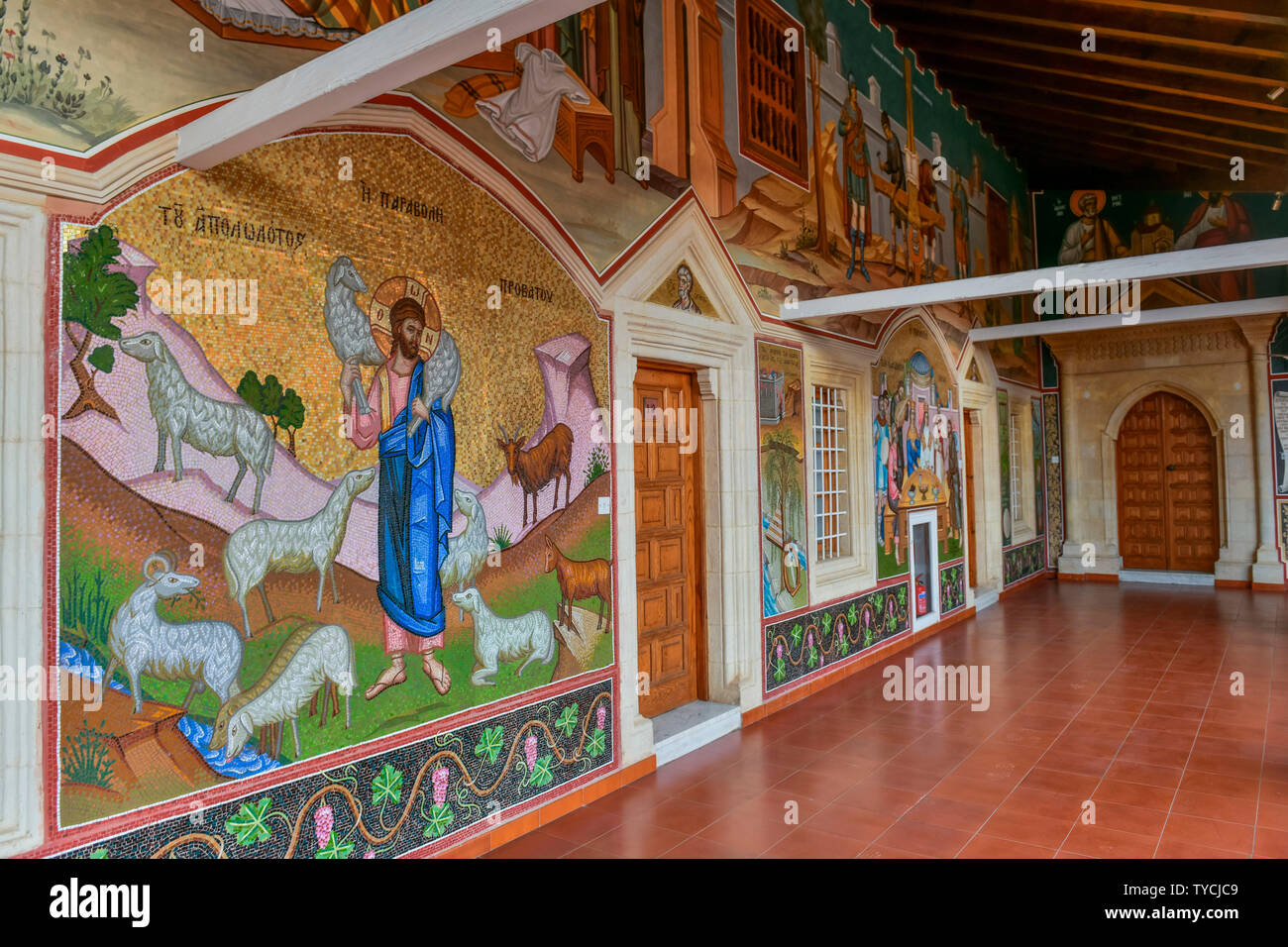 Gang, Malerei, Mosaiken, Kloster Kykkos, Zypern Stock Photo