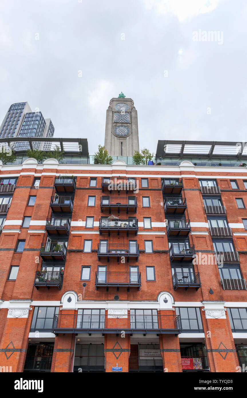 The iconic art-deco OXO tower, south bank, Southwark, London SE1 with apartments and balconies facing the River Thames in OXO Tower Wharf Stock Photo