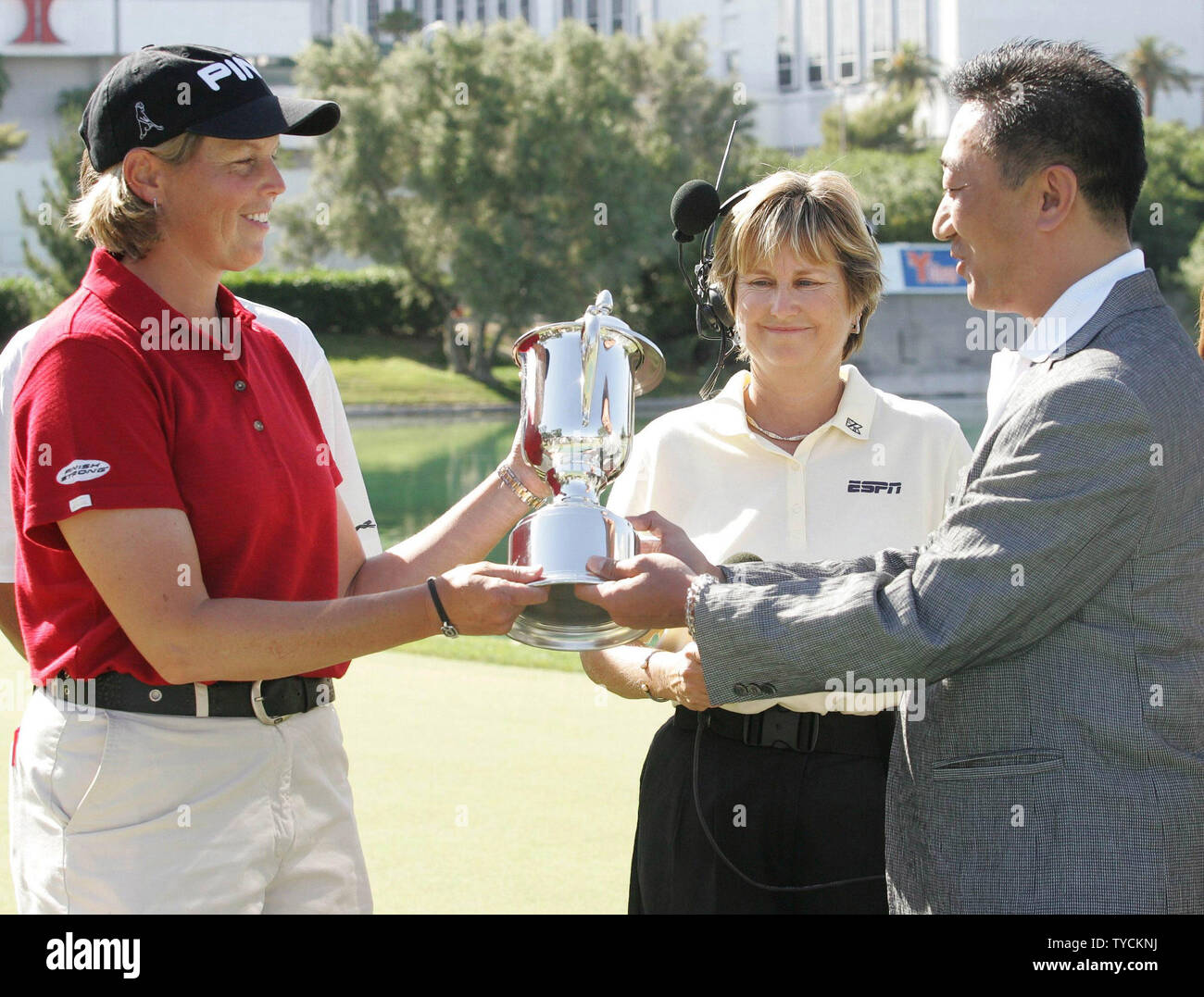 Wendy Ward of San Antonio TX gets the trophy for winning the LPGA ...