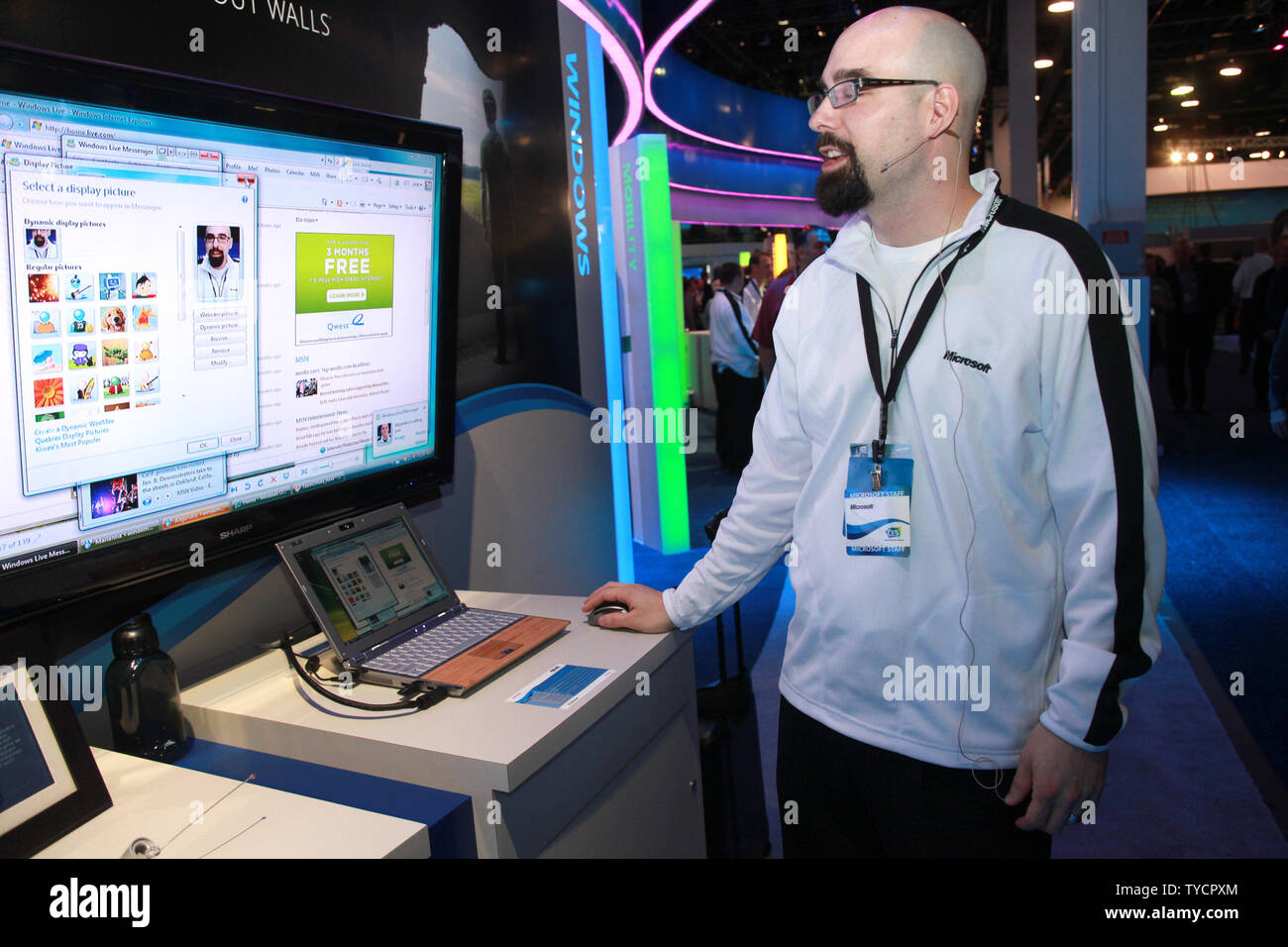 Microsoft product specialist Arik Firman displays their newest  Windows Live software during the International Consumer Electronics Show (CES) in Las Vegas on January 8, 2009.  Microsoft Corporation also debuted their newest Windows 7 software at CES.  The 2009 CES opened to the public on Thursday and continues through the weekend. (UPI Photo/Tom Theobald) Stock Photo