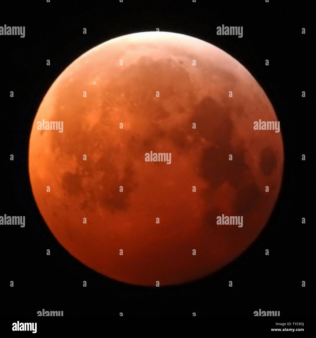 Lunar eclipse hi-res stock photography and images - Alamy
