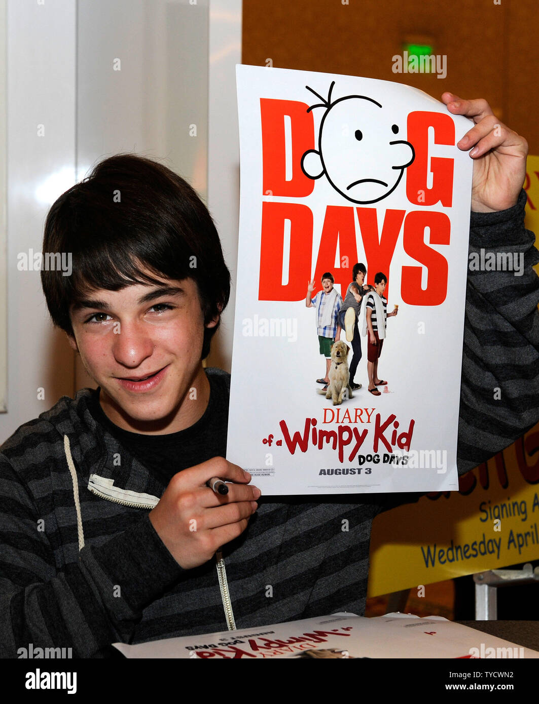 Zachary gordon diary of a wimpy kid hi-res stock photography and images -  Alamy, image size:1063x1390