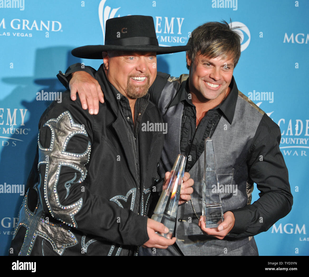 Kix Brooks (R) and Ronnie Dunn, of the duo Brooks and Dunn, arrive in