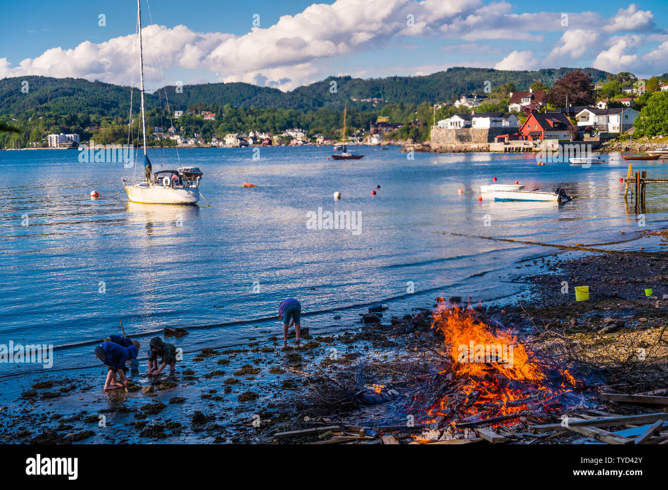 Midsummer bonfire norway hires stock photography and images Alamy