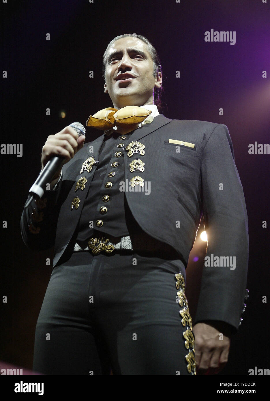 Alejandro Fernandez Concert Miami – CSDH