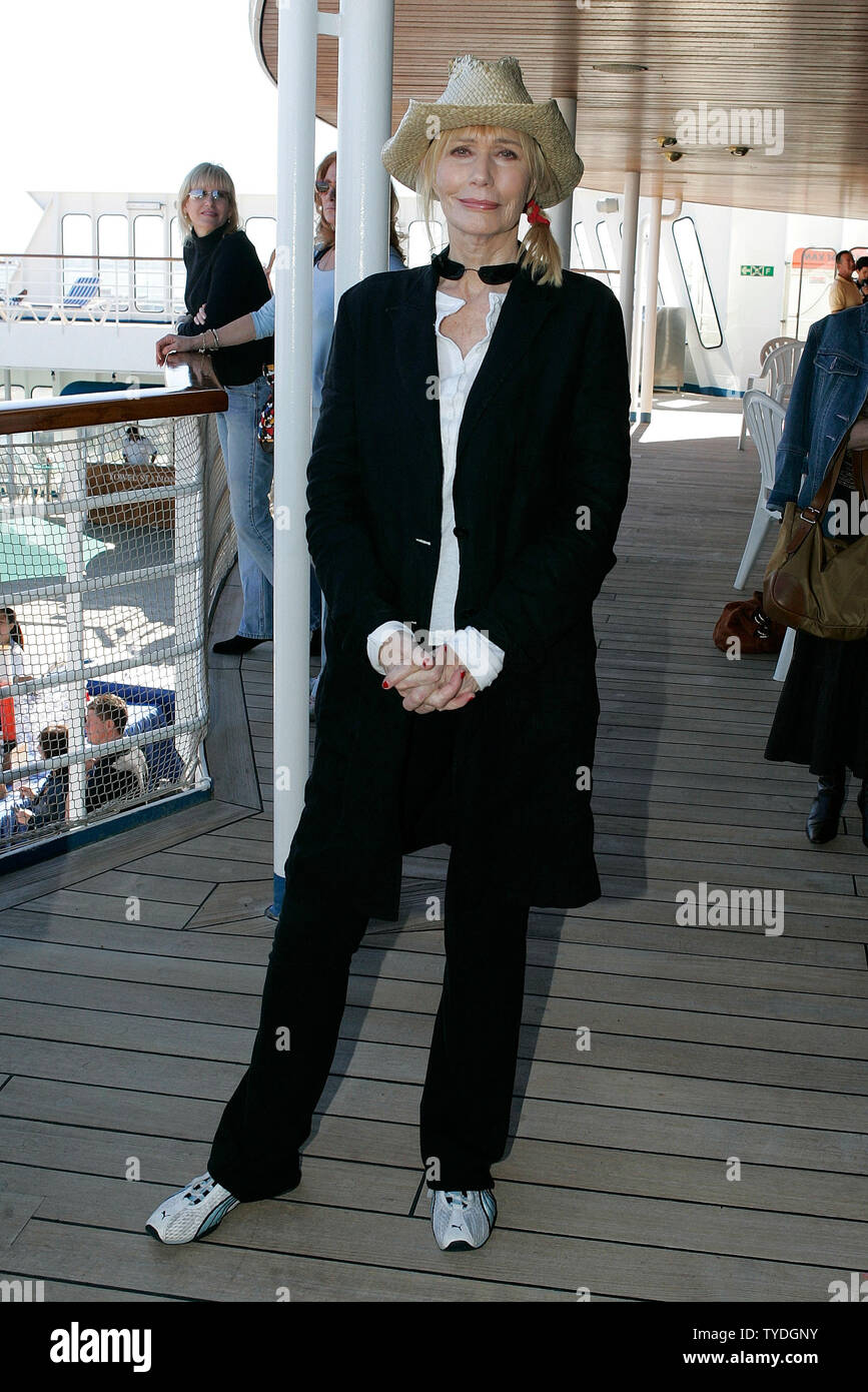 Sally kellerman hi-res stock photography and images - Alamy
