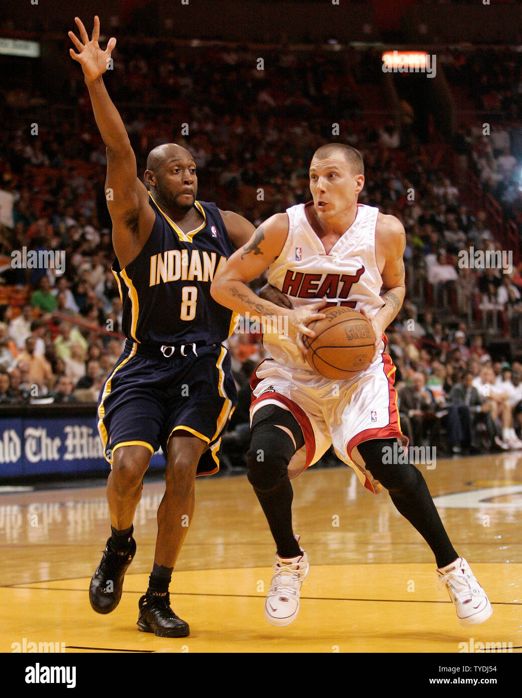 Jason Williams of the Miami Heat brings the ball up court against the  News Photo - Getty Images