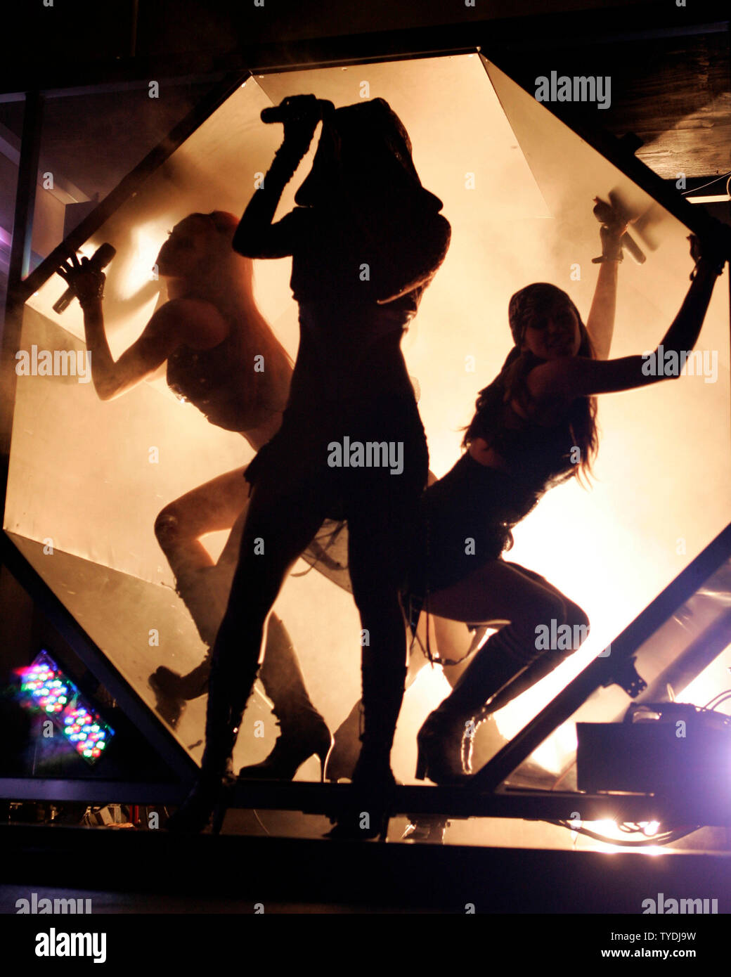 Pussycat dolls 2006 hi-res stock photography and images - Alamy