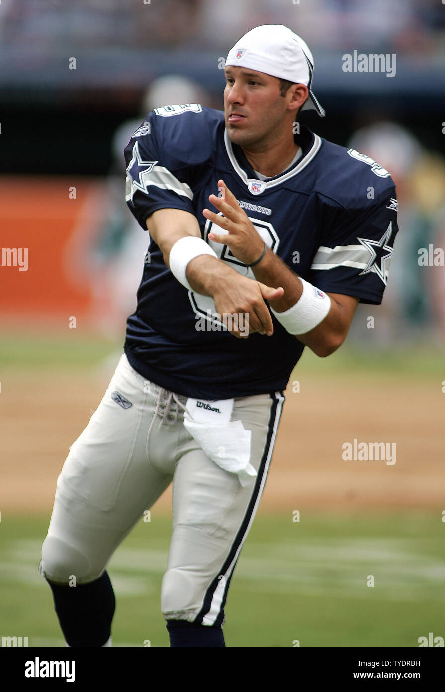 Dallas Cowboys quarterback Tony Romo warms up at Dolphin Stadium in ...