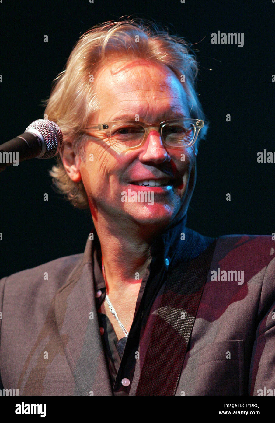 Gerry beckley hi-res stock photography and images - Alamy
