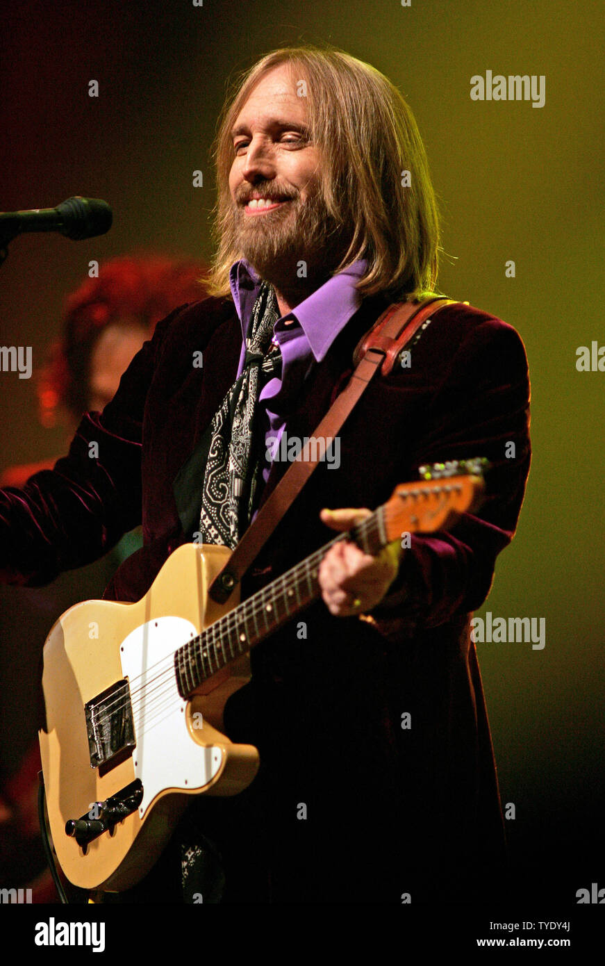 Tom Petty and the Heartbreakers perform in concert at the BankAtlantic ...