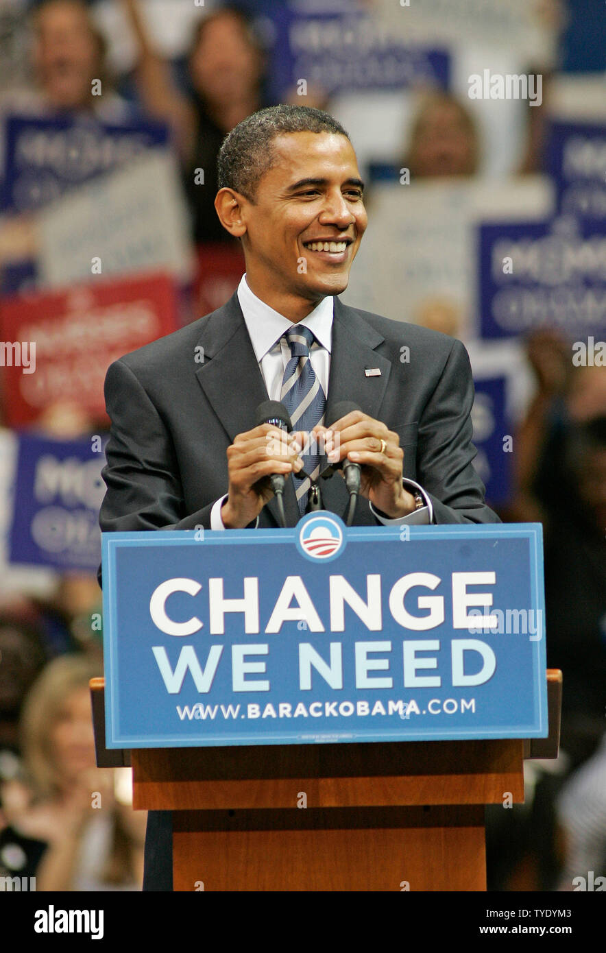 Obama 2008. Sign Democratic presidential candidate Senator Barack Obama speaks at a ...