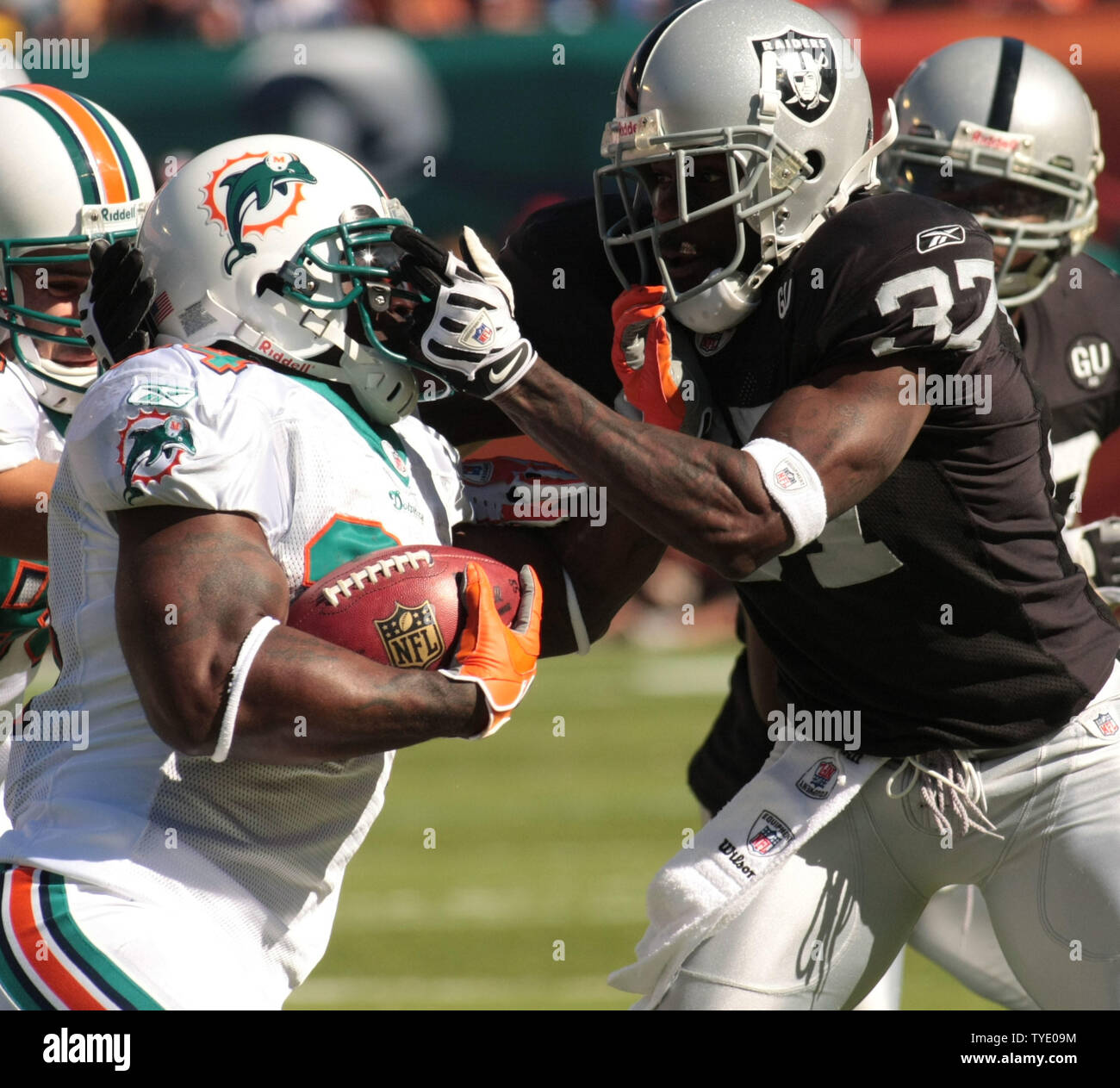 raiders against the dolphins