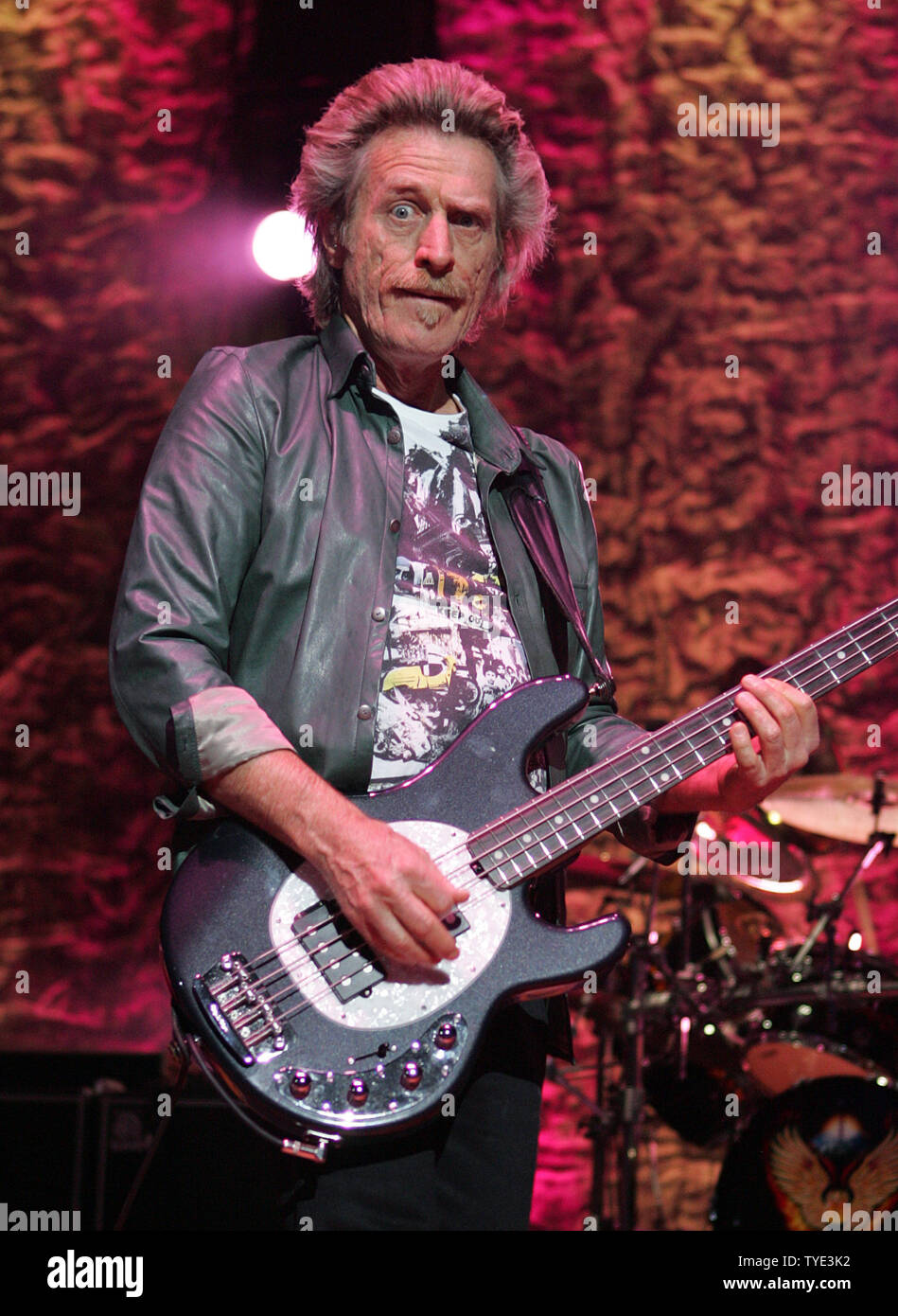 Ross valory hi-res stock photography and images - Alamy