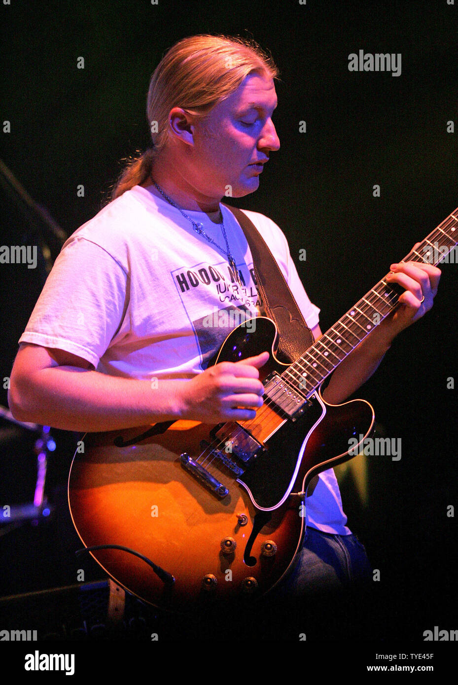 Derek trucks hi-res stock photography and images - Alamy