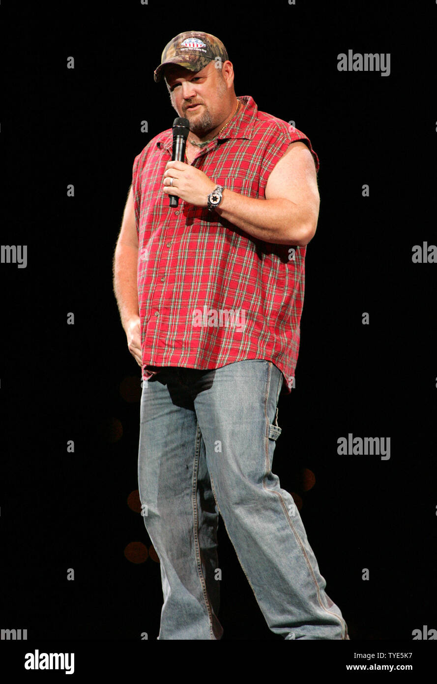 Larry the cable guy hi-res stock photography and images - Alamy