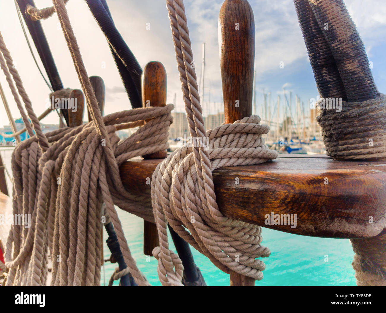 Running rigging hires stock photography and images Alamy