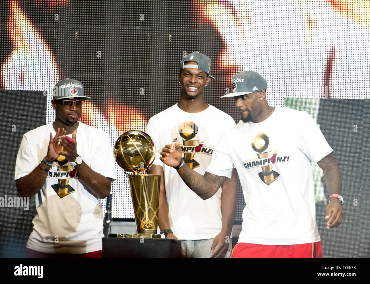 Dwyane Wade, LeBron James, Chris Bosh, & Norris Cole Celebrate after Game 7  2013 NBA Champions SATIN 8x10 Photo LIMITED STOCK