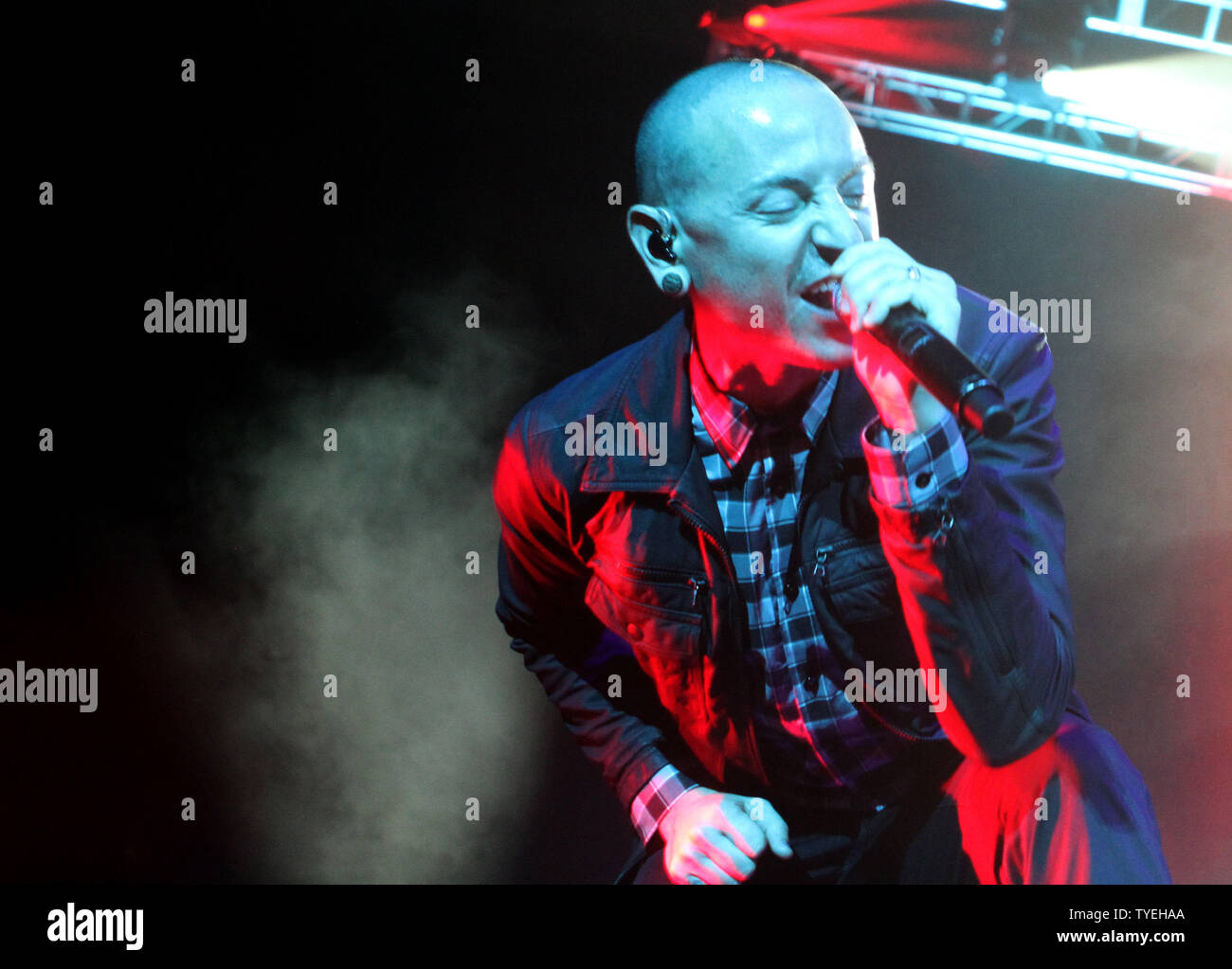 Chester Bennington with Stone Temple Pilots performs at the BB & T Center in Sunrise, Florida on September 17, 2013.  UPI/Michael Bush Stock Photo