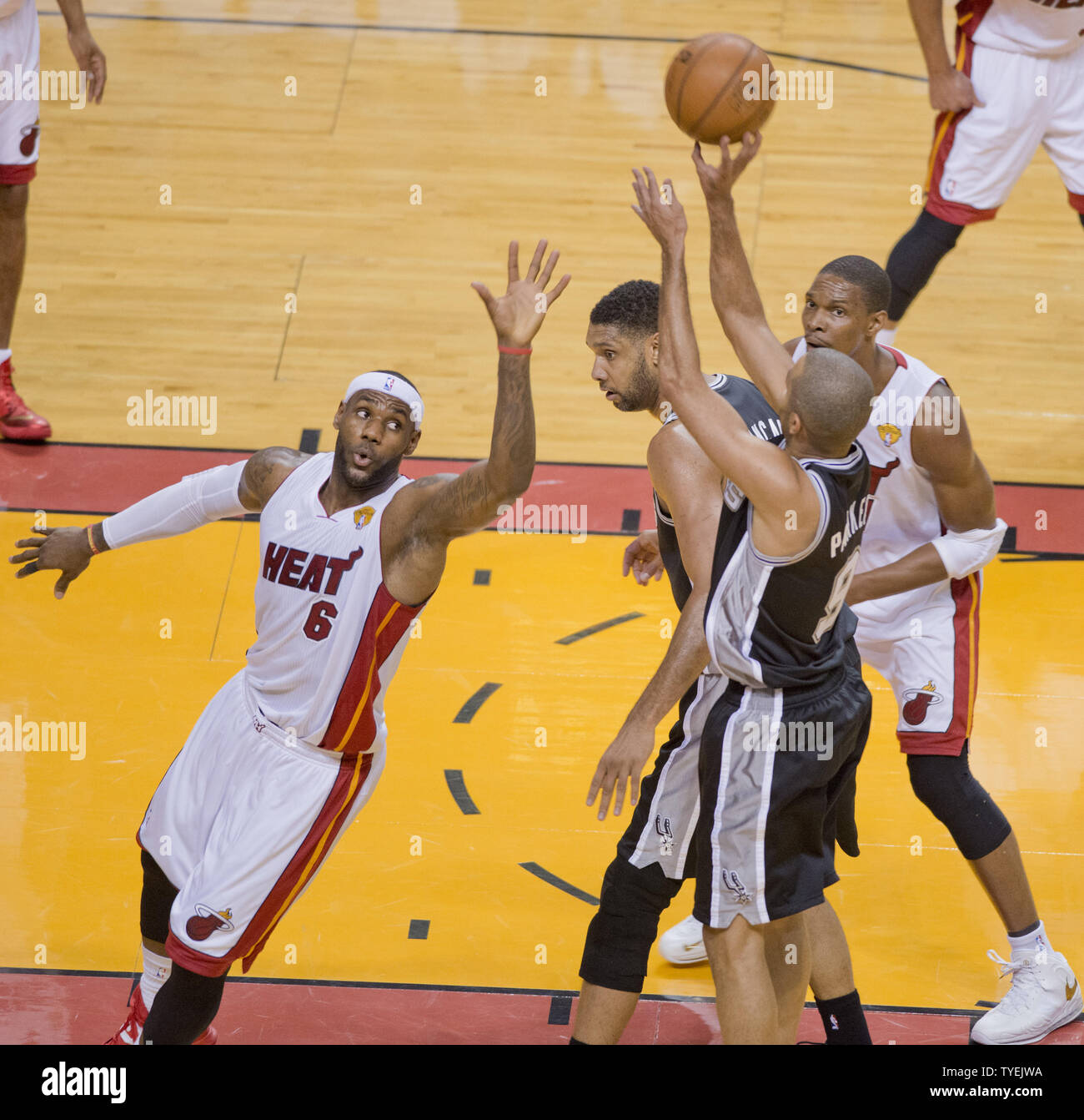 Tony parker spurs hi-res stock photography and images - Alamy